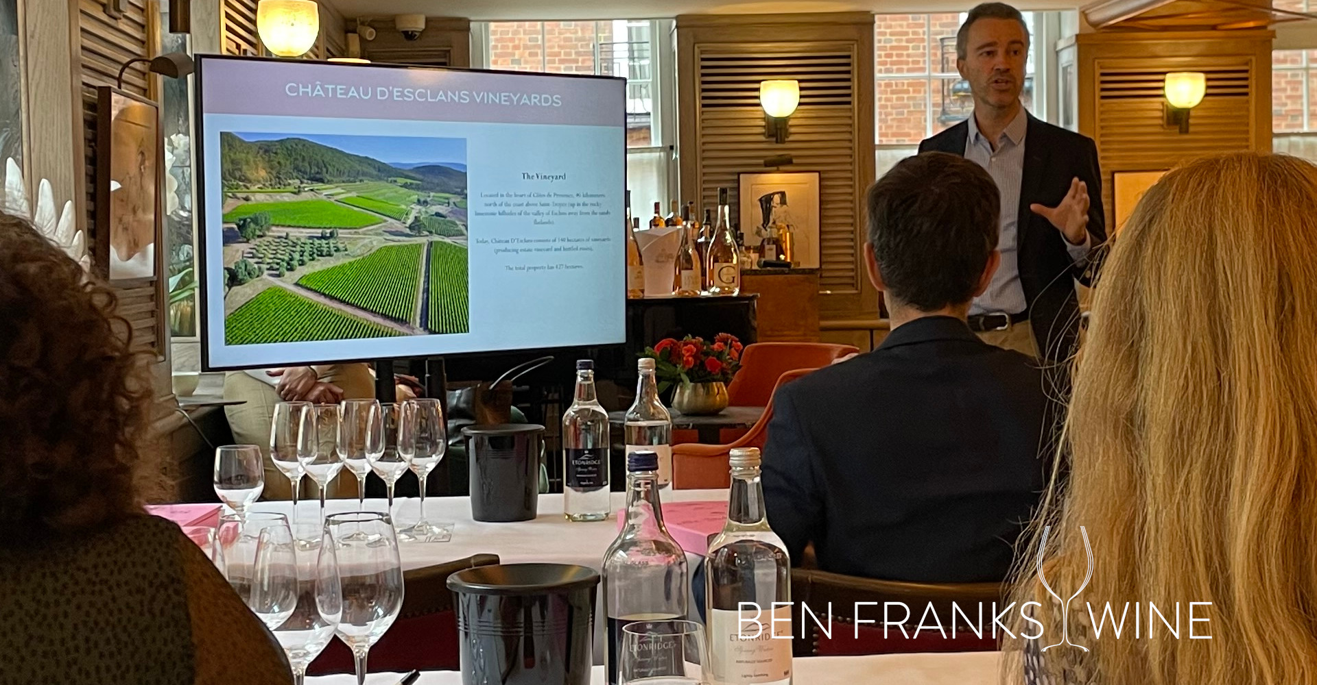 Bertrand Léon leads a tasting of rosé wines for the 2021 vintage.
